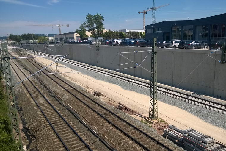 Graffitischutz an Bahnstrecken Graffitischutz an Bahnstrecken